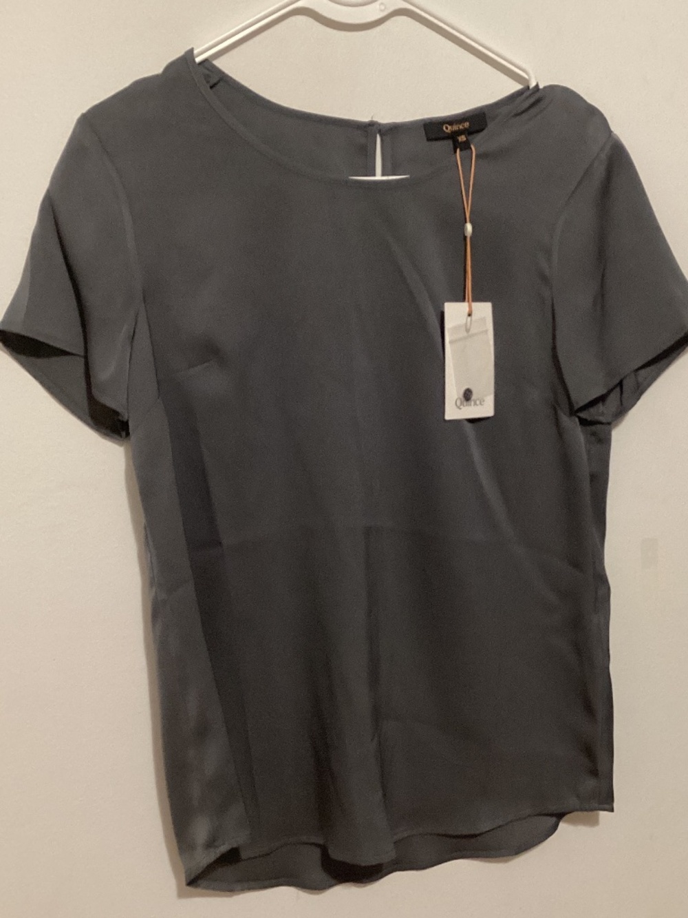 Quince Washable Stretch Silk Tee Cap Short Sleeve Top Gray Grey XS NWT Brand new
